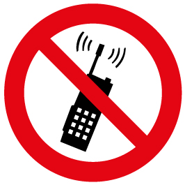 P 18 (Запрещается пользоваться мобильным (сотовым) телефоном или переносной рацией)